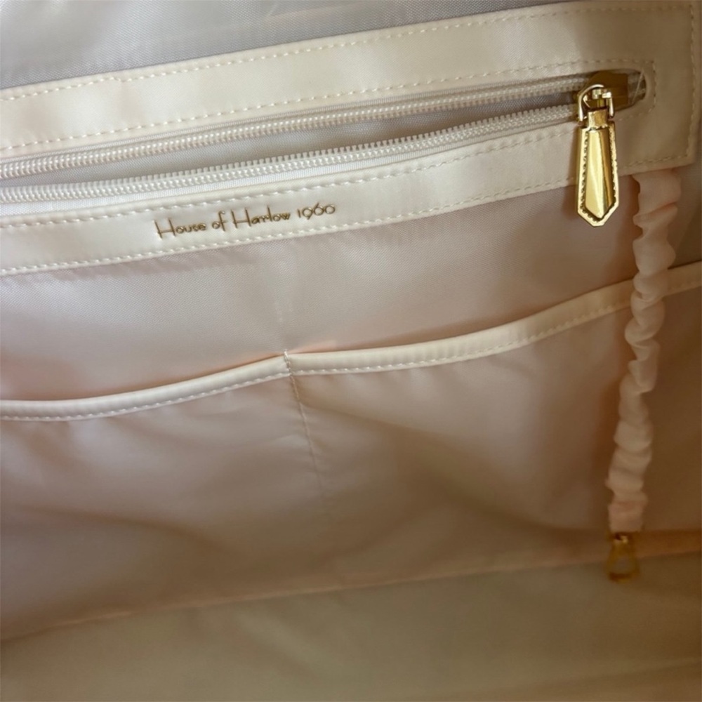 NWOT House of Harlow large yoga bag. Cream - Picture 3 of 7
